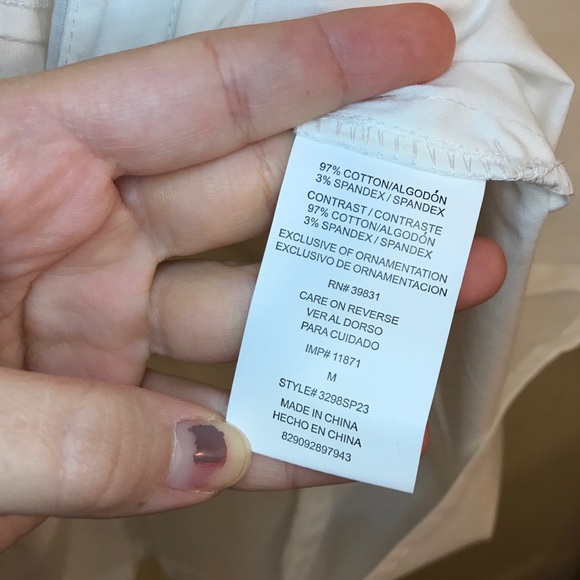 Sleeveless ruffle blouse - Picture 8 of 11